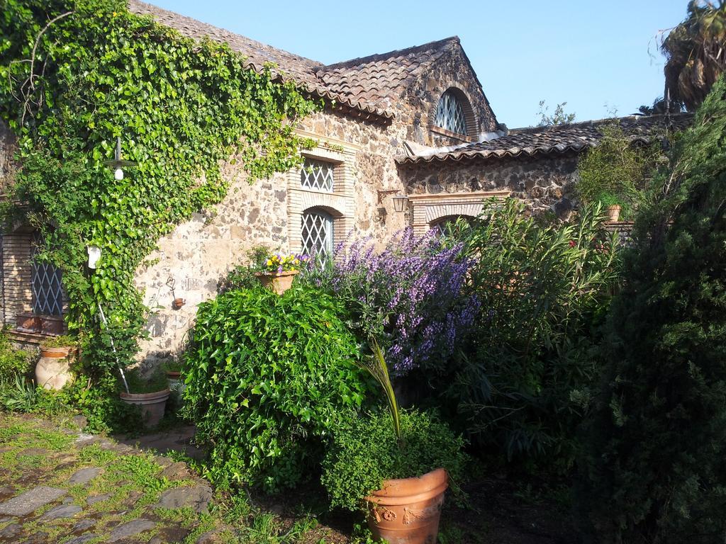 Relais De Charme - B&B Short Lets La Casa Di Francesca Sant'Agata Li Battiati Buitenkant foto